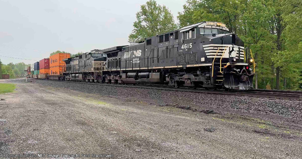 NS 4615 leads stacks east.